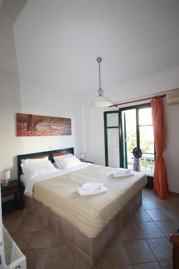 Cyclades Beach Apartments Chrisopigi  Luaran gambar